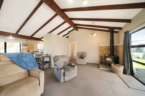 Photo of property in 182 Boord Crescent, Kumeu, 0891