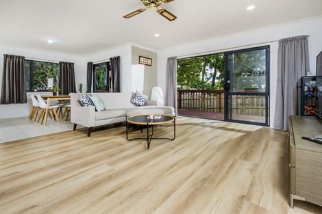 Photo of property in 1/6 Wykeham Place, Glenfield, Auckland, 0629