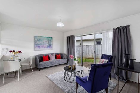 Photo of property in 2/9 Pratt Street, Papakura, 2110