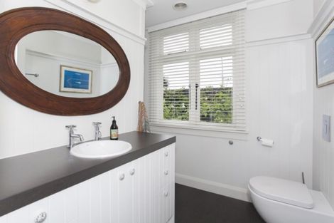 Photo of property in 4 Milverton Avenue, Hokowhitu, Palmerston North, 4410