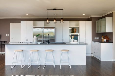 Photo of property in 61a Fairmount Road, Titirangi, Auckland, 0604