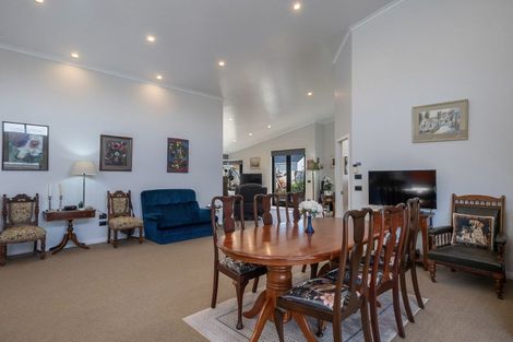 Photo of property in 8a Queenwood Road, Levin, 5510