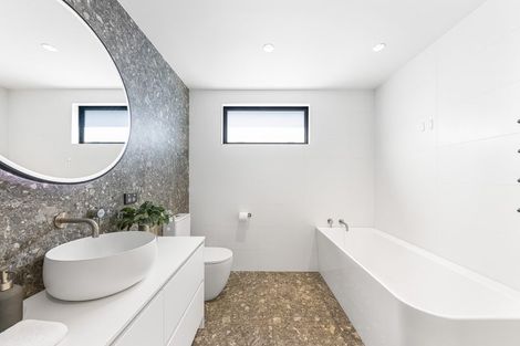 Photo of property in 8 Miran Lane, Red Beach, 0932