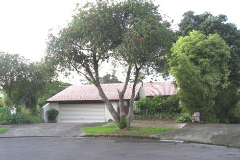 Photo of property in 33 Calman Place, Chatswood, Auckland, 0626