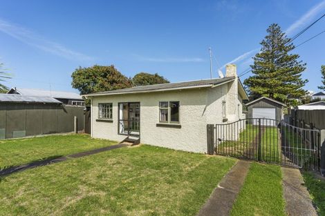 Photo of property in 167 Cornfoot Street, Castlecliff, Whanganui, 4501