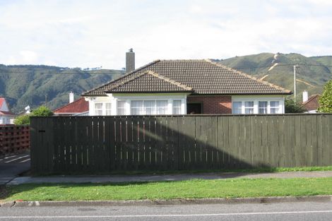 Photo of property in 363 Cambridge Terrace, Naenae, Lower Hutt, 5011