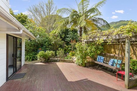 Photo of property in 50 Winara Avenue, Waikanae, 5036