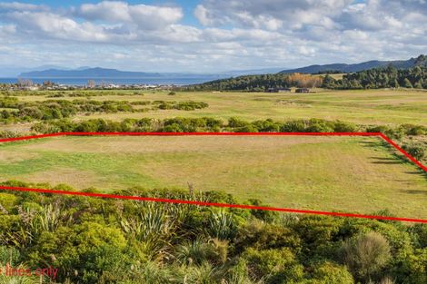 Photo of property in 28 Lacebark Drive, Kinloch, Taupo, 3377