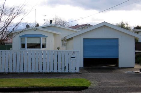 Photo of property in 11 Lansdowne Crescent, Lansdowne, Masterton, 5810