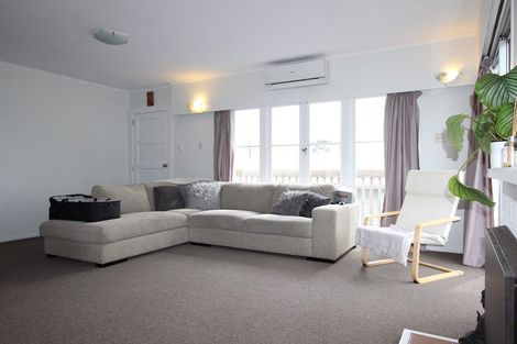 Photo of property in 7 Aeroview Drive, Beach Haven, Auckland, 0626