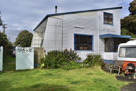 Photo of property in 17 Koromiko Street, Otaki Beach, Otaki, 5512