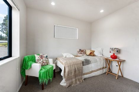 Photo of property in 2a Sycamore Drive, Sunnynook, Auckland, 0620