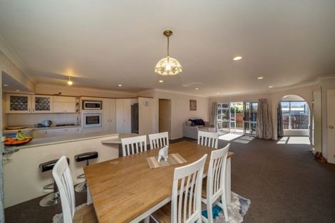 Photo of property in 28 Nikau Street, Inglewood, 4330