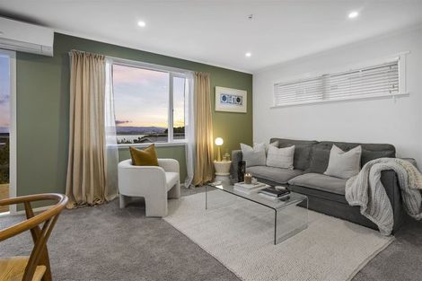 Photo of property in 1/126 Rangatira Road, Beach Haven, Auckland, 0626