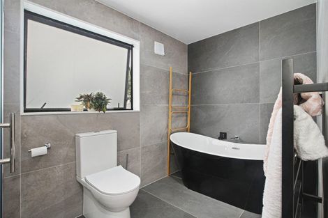 Photo of property in 193 Wallace Road, Mangere Bridge, Auckland, 2022