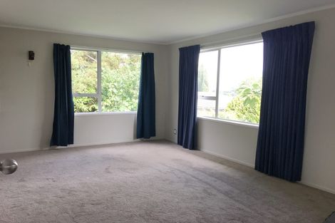 Photo of property in 21 Finn Place, Totara Vale, Auckland, 0629