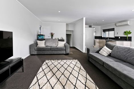 Photo of property in 55 Triangle Road, Massey, Auckland, 0614