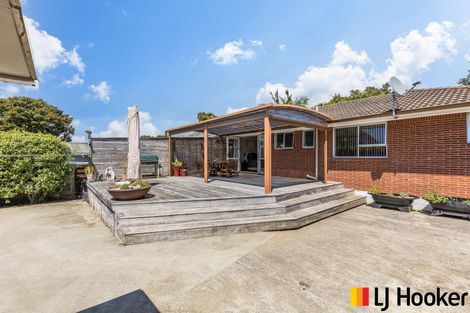 Photo of property in 8 Leaver Place, Weymouth, Auckland, 2103