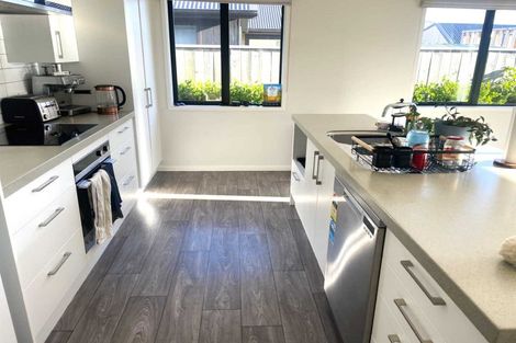 Photo of property in 6 Ward Street, Jacks Point, Queenstown, 9371