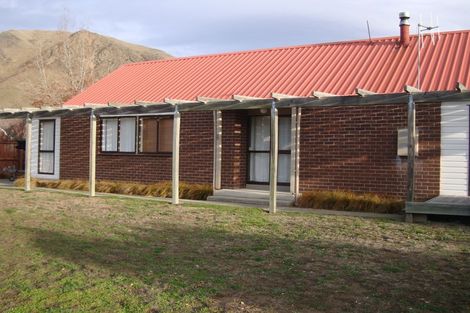 Photo of property in 3 Clay Cliffs Lane, Omarama, 9412
