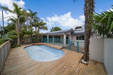 Photo of property in 89 Evelyn Road, Cockle Bay, Auckland, 2014