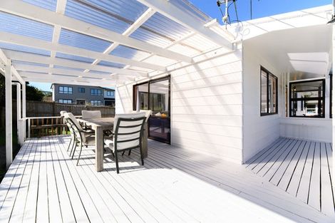 Photo of property in 2/68 View Road, Henderson, Auckland, 0612