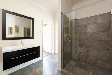 Photo of property in 24 Harbour View Heights, Picton, 7220