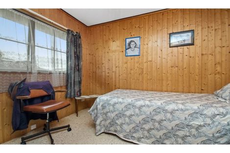 Photo of property in 4 Heron Place, Waiuku, 2123