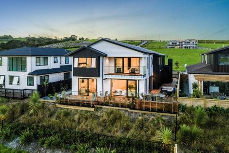 Photo of property in 19 Tawatawa Street, Long Bay, Auckland, 0630