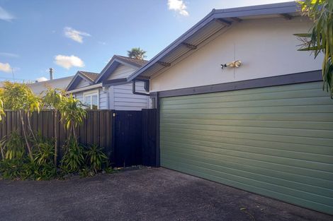 Photo of property in 74a Wharf Road, Te Atatu Peninsula, Auckland, 0610