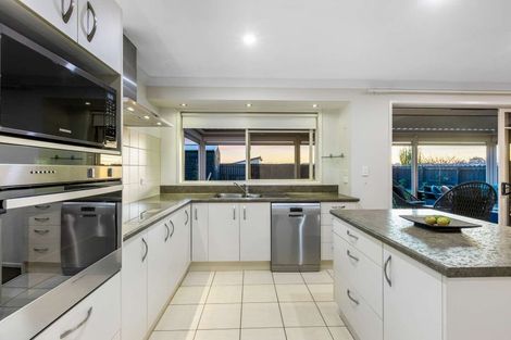 Photo of property in 40 Anchorite Way, Red Beach, 0932