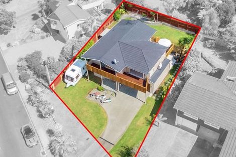 Photo of property in 7 Rossmore Terrace, Murrays Bay, Auckland, 0630