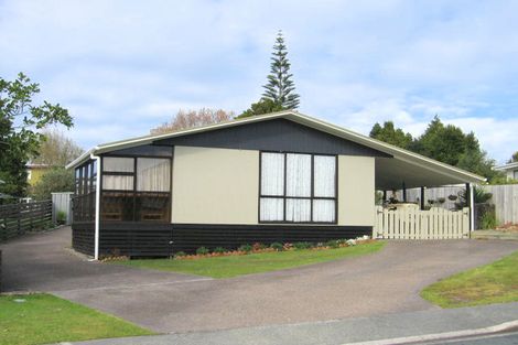 Photo of property in 20 Kauri Crescent, Snells Beach, 0920