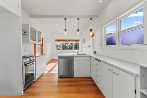 Photo of property in 73 Maeroa Road, Maeroa, Hamilton, 3200