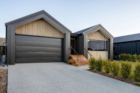 Photo of property in 23 Obelisk Street, Wanaka, 9305
