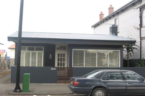 Photo of property in 287 Marine Parade, Napier South, Napier, 4110