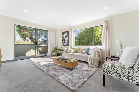 Photo of property in 2/21 Tobruk Crescent, Milford, Auckland, 0620