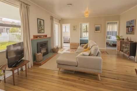 Photo of property in 13 Grand Vue Road, Kawaha Point, Rotorua, 3010