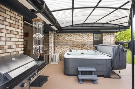 Photo of property in 2 Henley Court, Highbury, Palmerston North, 4412