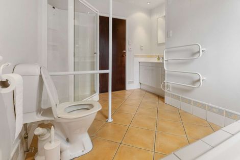 Photo of property in 222 Memorial Avenue, Burnside, Christchurch, 8053