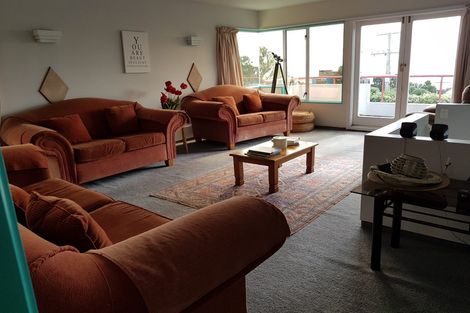 Photo of property in 7 Wairau Road, Oakura, 4314