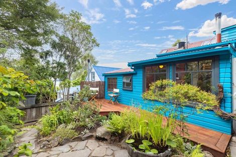 Photo of property in 38 Voelas Road, Lyttelton, 8082