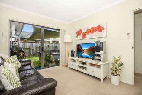 Photo of property in 30 Blackwood Drive, Wattle Downs, Auckland, 2103
