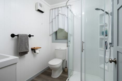 Photo of property in 32 Main Road, Havelock, 7100