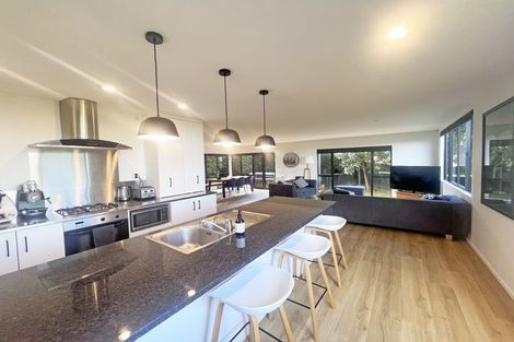 Photo of property in 3/83a Pupuke Road, Northcote, Auckland, 0627