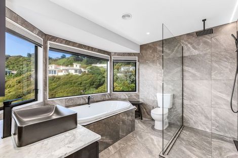 Photo of property in 8 Glengavel Grove, Papakowhai, Porirua, 5024