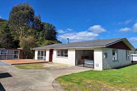 Photo of property in 15b Black Beech Street, Birchville, Upper Hutt, 5018