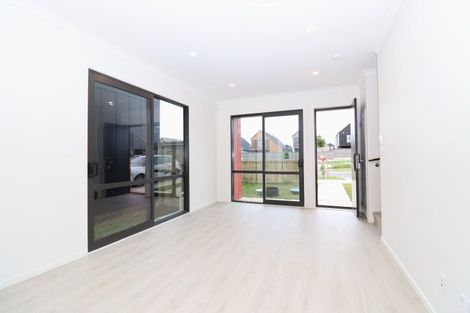 Photo of property in 12 Dorset Down Drive, Karaka, 2580