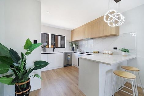 Photo of property in 7/26 Dale Crescent, Pakuranga, Auckland, 2010