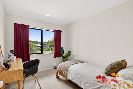 Photo of property in 4 Woodford Heights, Havelock North, 4130